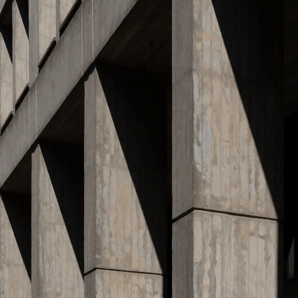 Edificio brutalista en Buenos Aires